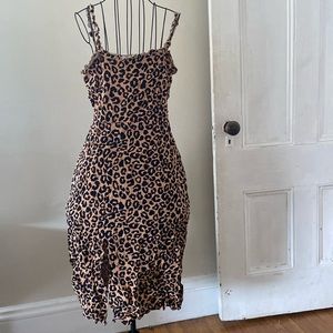 Leopard midi dress with slit and adjustable ruffle straps